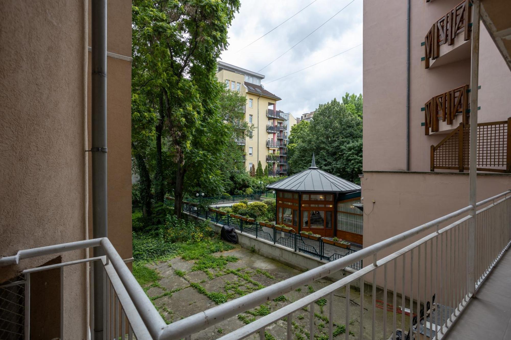 Whiteangel Apartments, Budapest